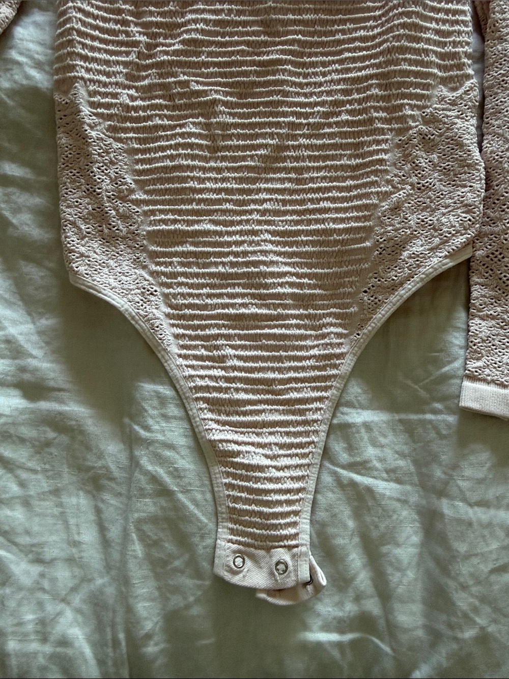 BRAND NEW Free People light Pink Ribbed Lace-Sleeve Bodysuit - Picture 3 of 5